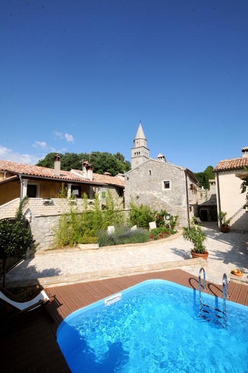 Holiday Homes Poli Svetega Antona Gračišće Eksteriør billede