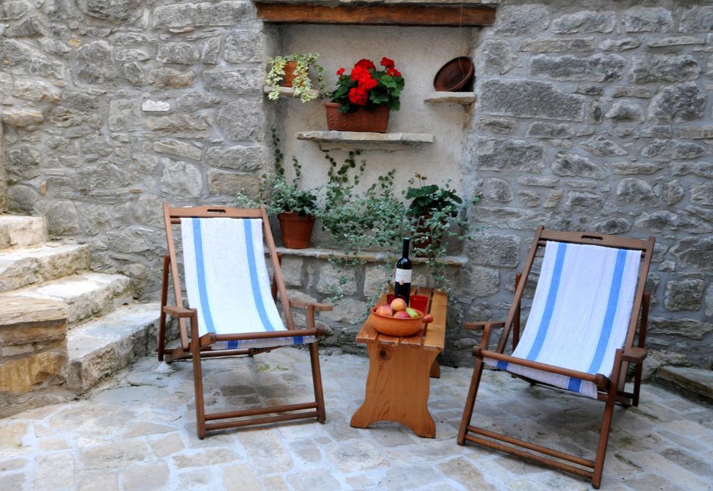 Holiday Homes Poli Svetega Antona Gračišće Værelse billede