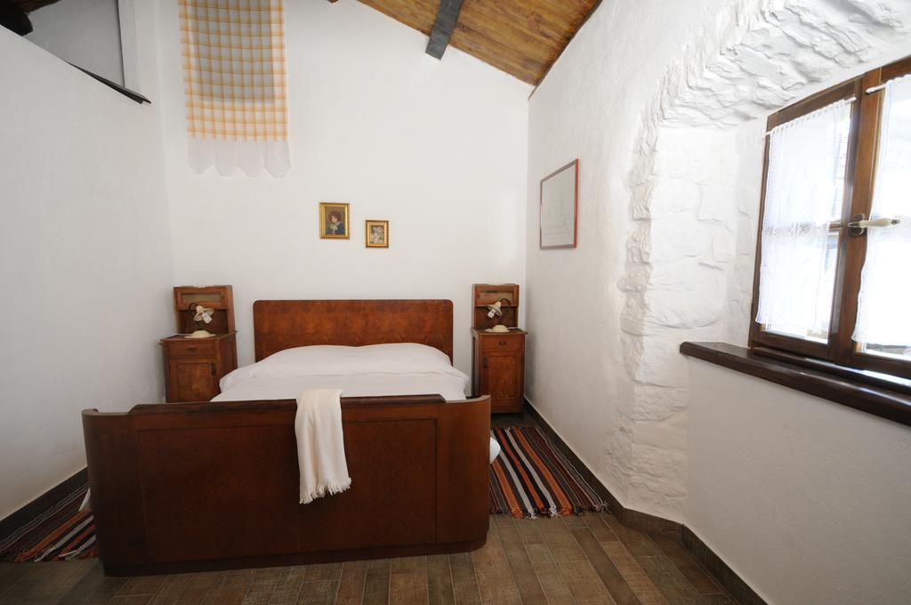 Holiday Homes Poli Svetega Antona Gračišće Værelse billede