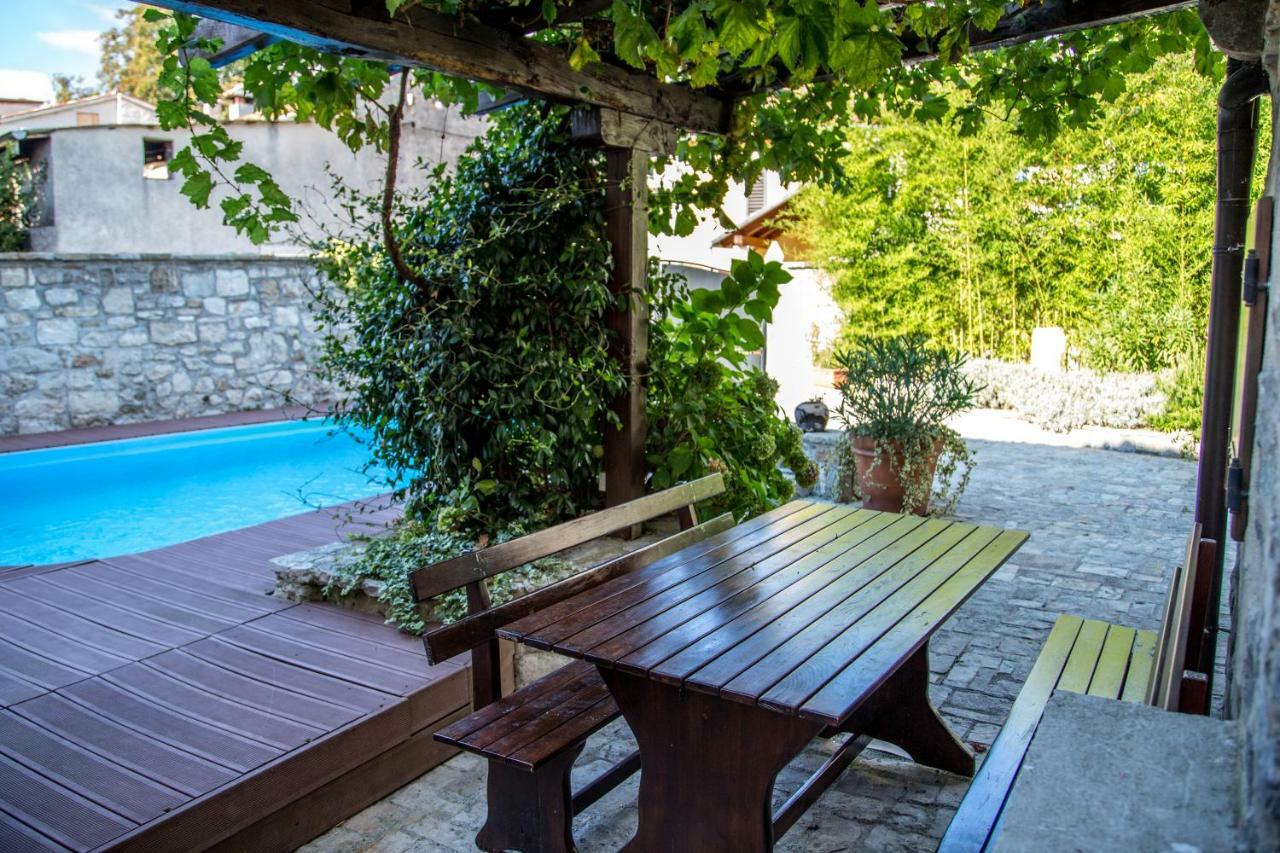 Holiday Homes Poli Svetega Antona Gračišće Eksteriør billede