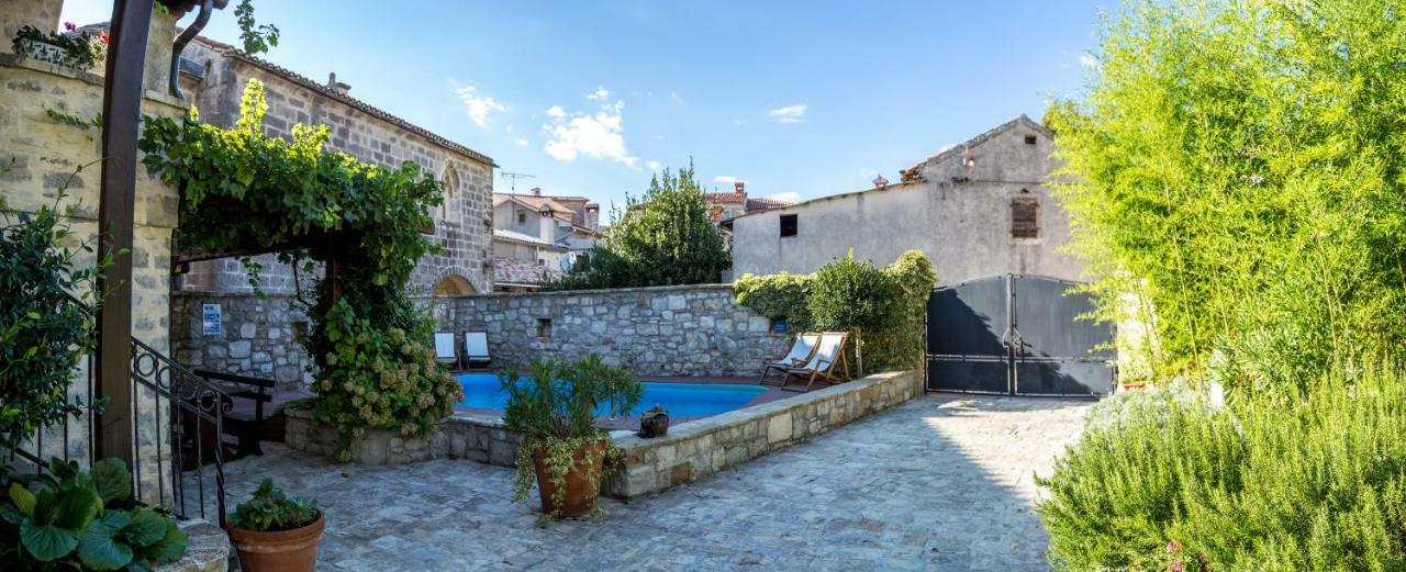 Holiday Homes Poli Svetega Antona Gračišće Eksteriør billede