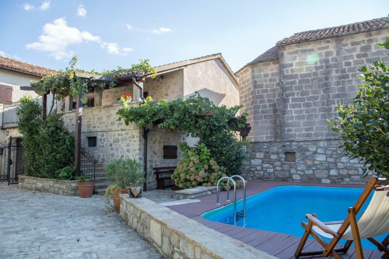 Holiday Homes Poli Svetega Antona Gračišće Eksteriør billede