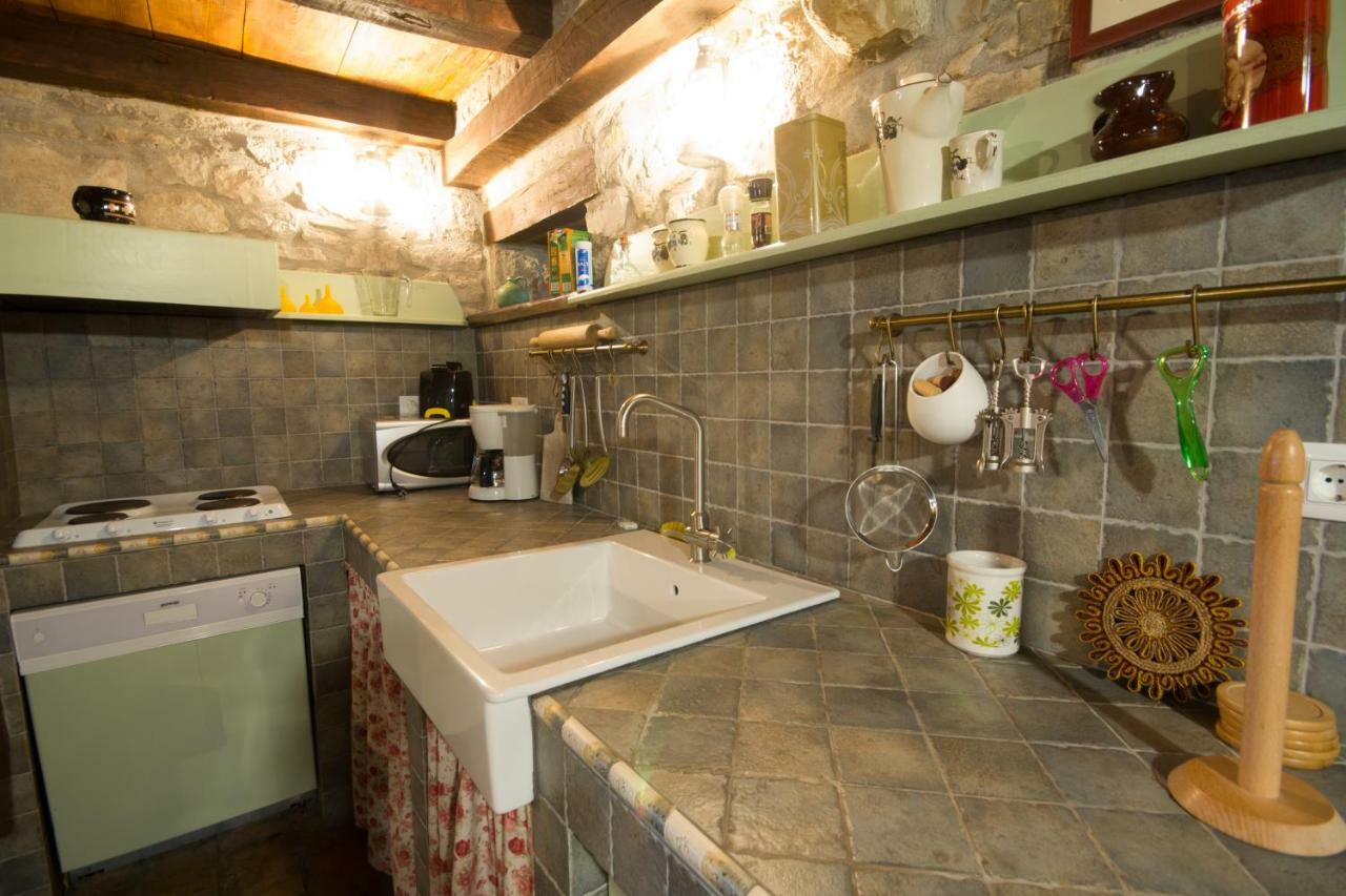 Holiday Homes Poli Svetega Antona Gračišće Eksteriør billede