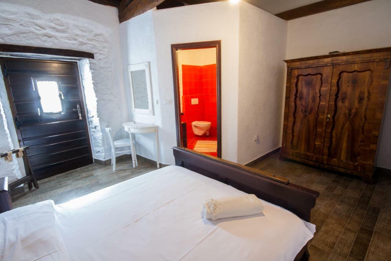 Holiday Homes Poli Svetega Antona Gračišće Eksteriør billede