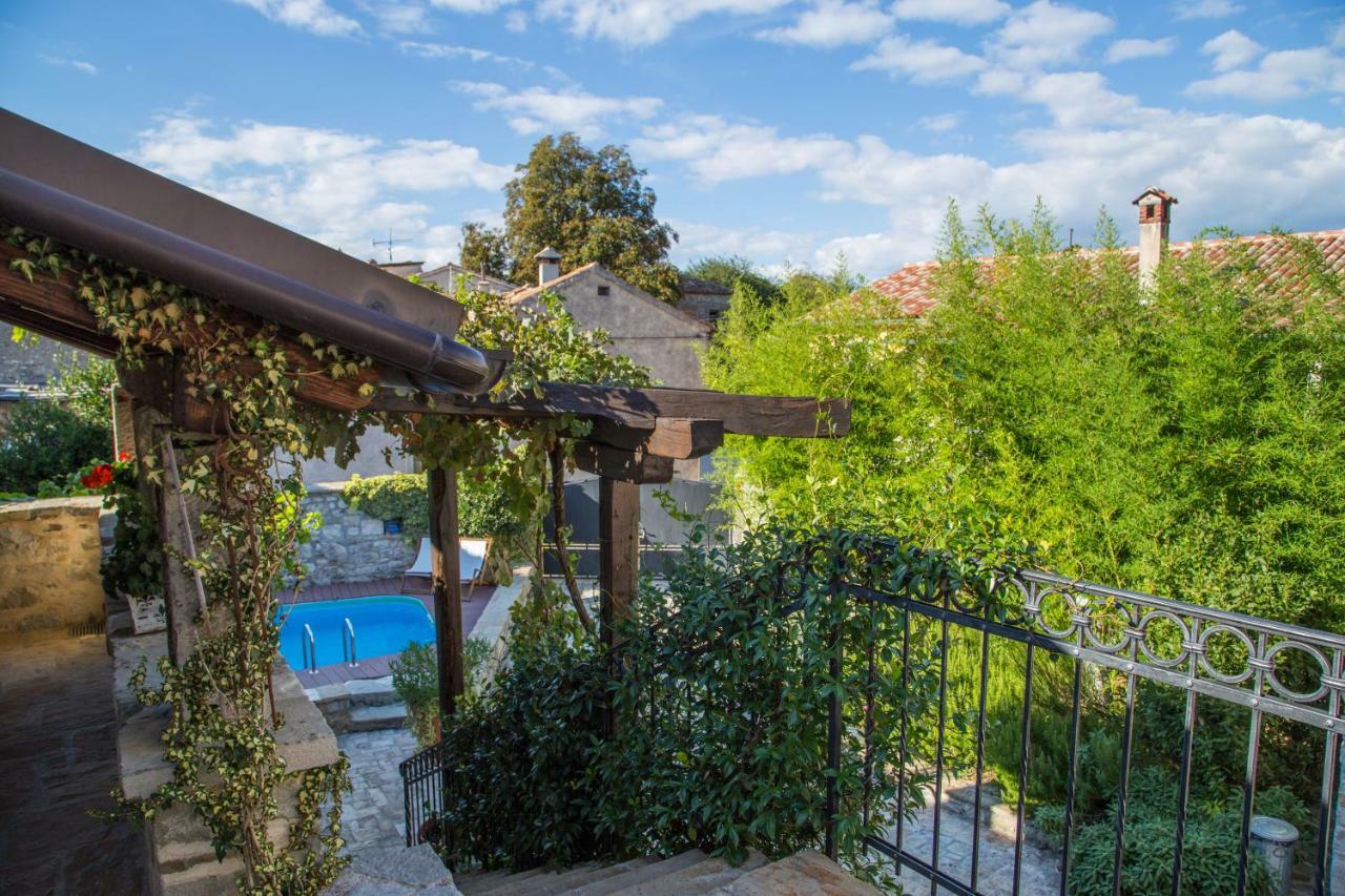 Holiday Homes Poli Svetega Antona Gračišće Eksteriør billede